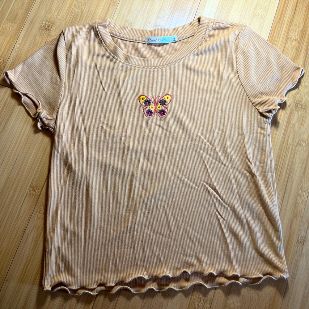 Light orange/brown t-shirt